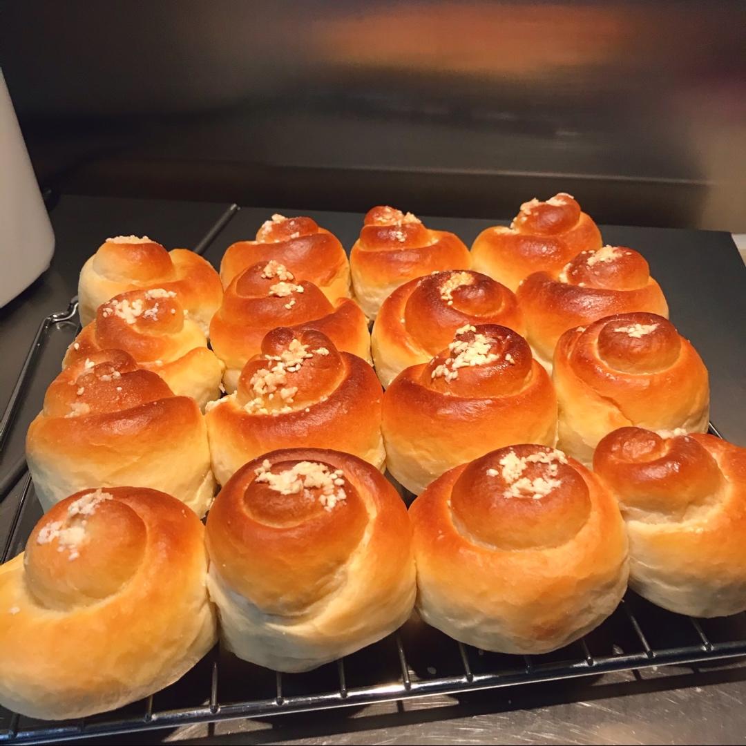 兔子家的白兔做的奶油蜂蜜小面包