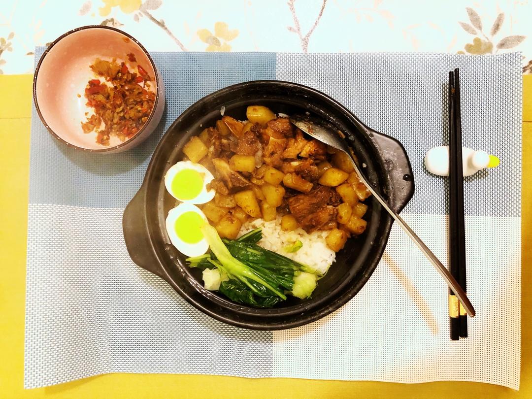 腊味砂锅饭