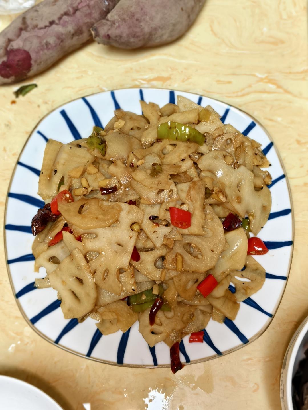 爽脆酸辣的炒藕片