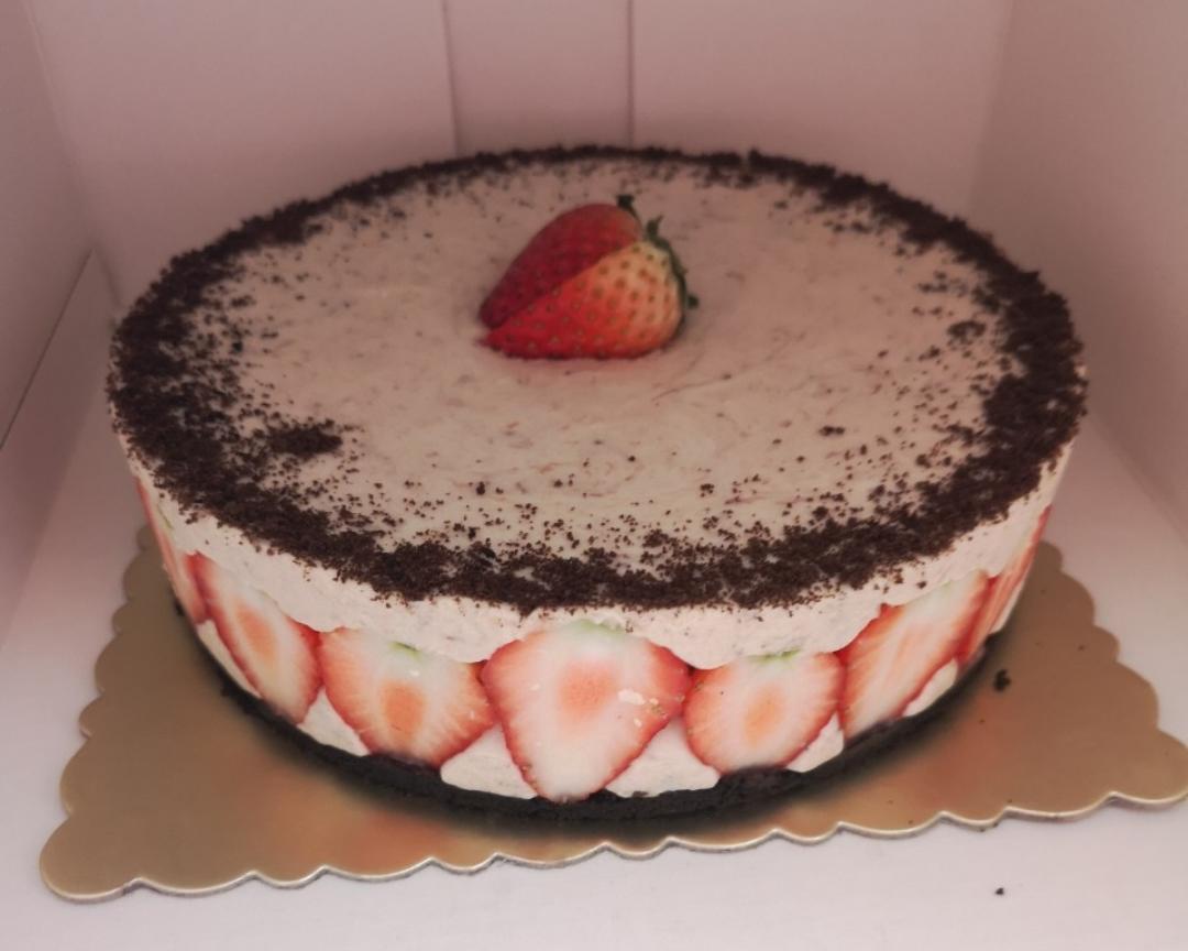 草莓慕斯蛋糕8寸🍰的做法