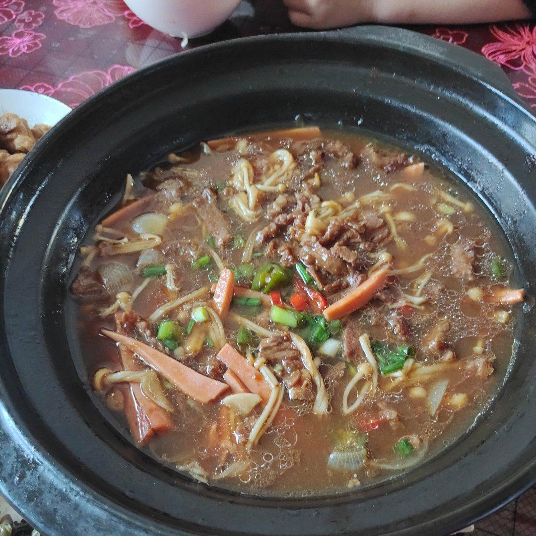金针菇牛肉煲