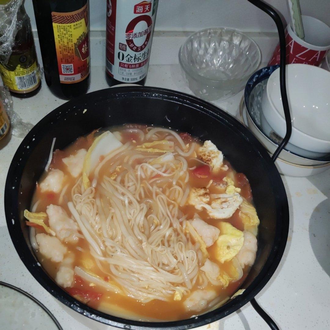 鲜美的番茄虾滑鸡蛋面