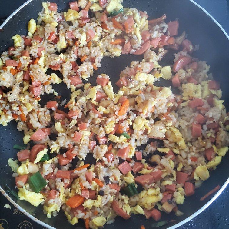 好吃到停不下来的酱油蛋炒饭