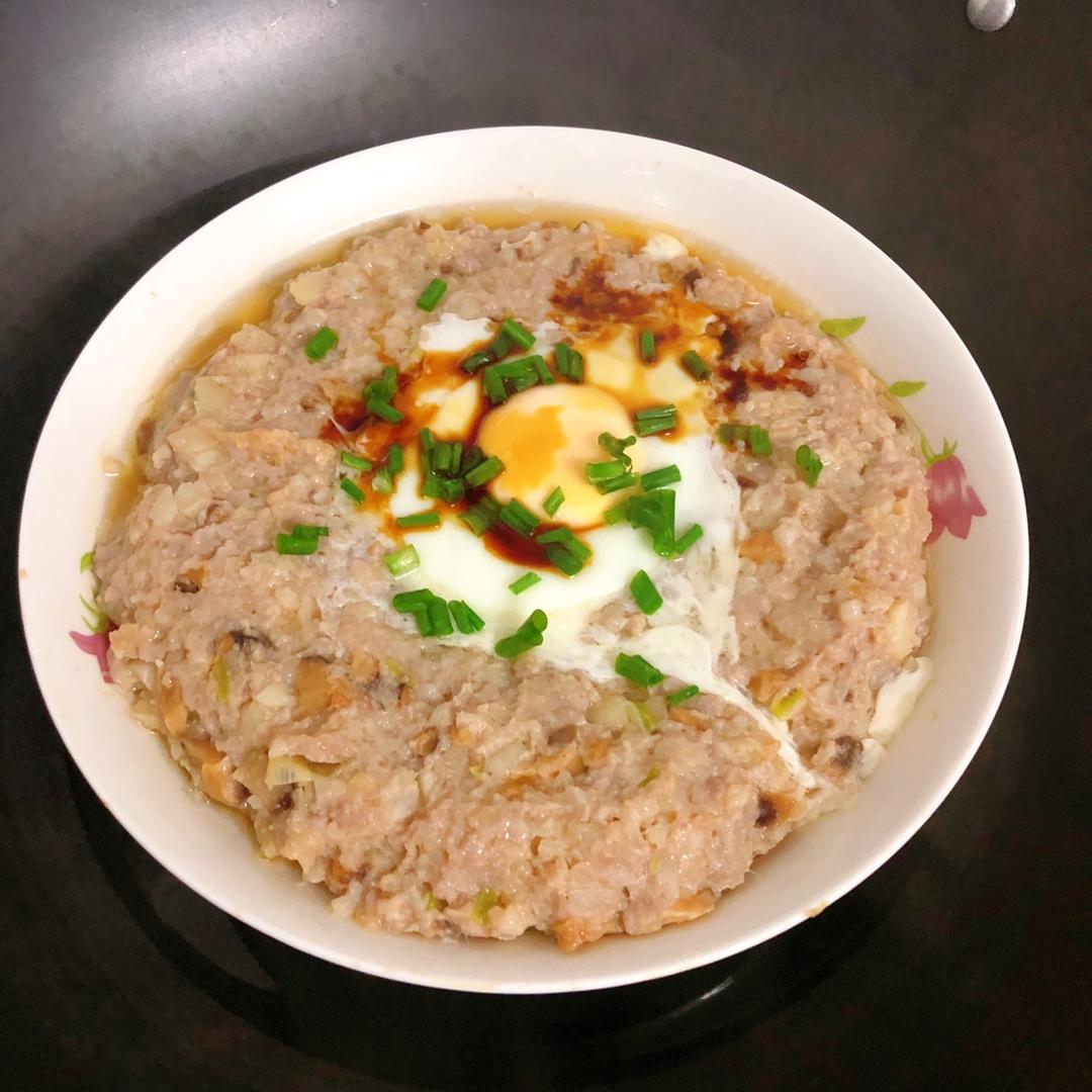 马蹄鲜菇蒸肉饼