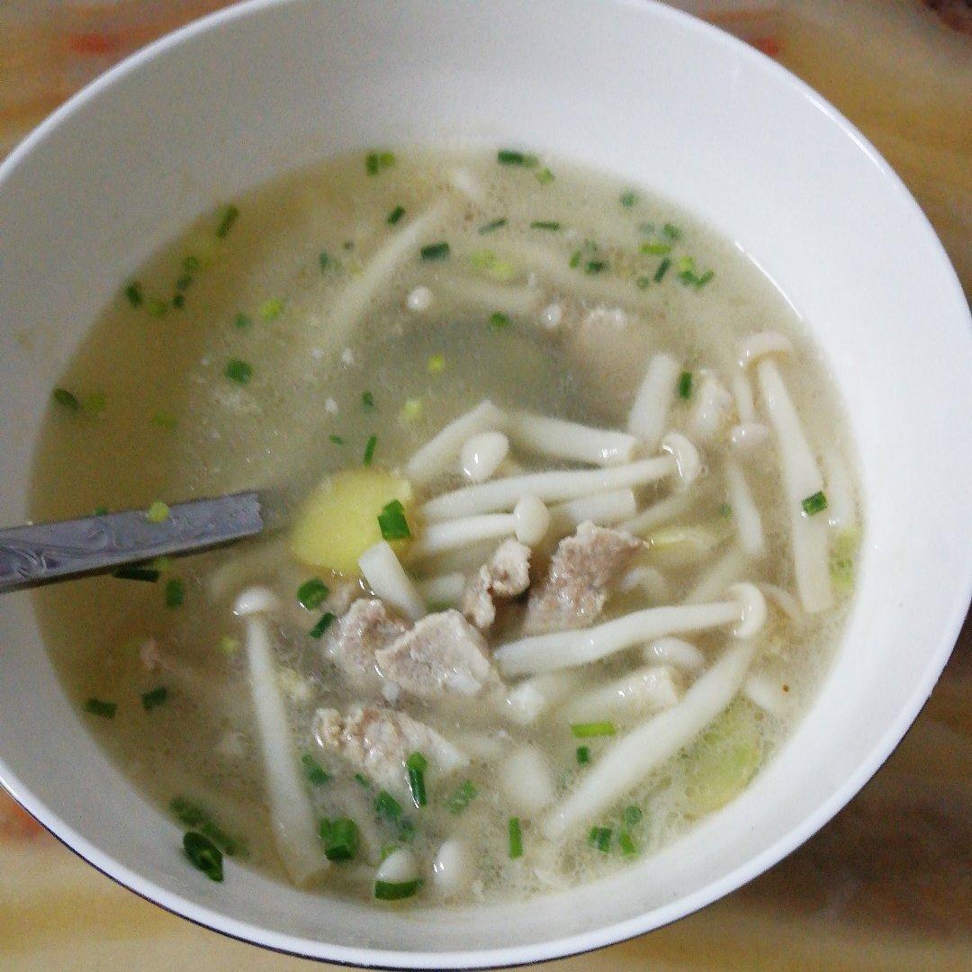 猪肉海鲜菇汤