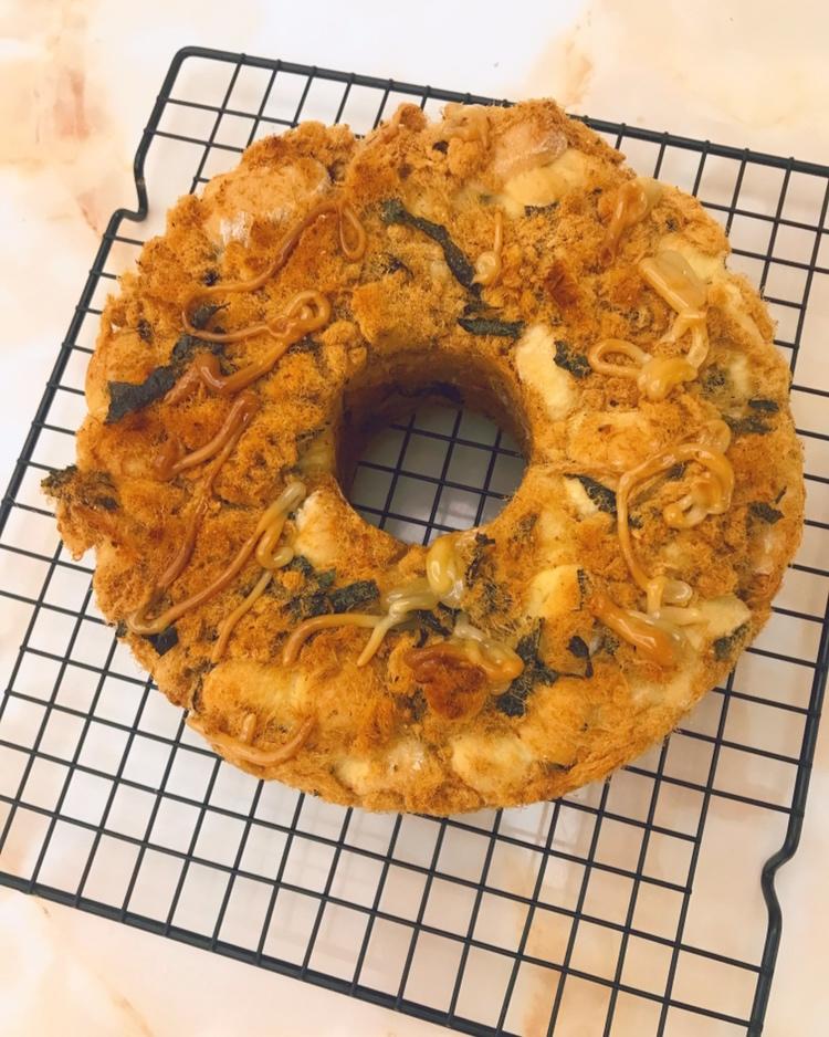 肉松沙拉酱面包！我的爱