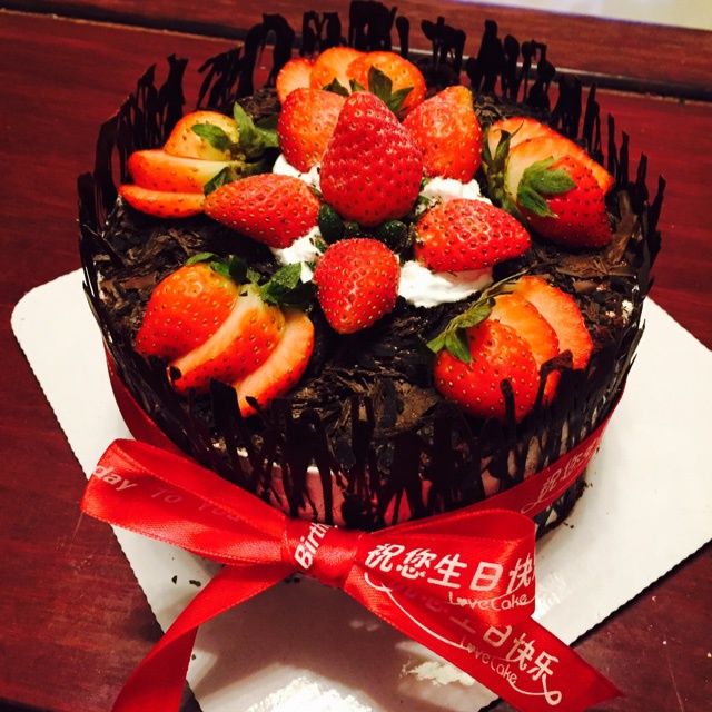 巧克力草莓奶油蛋糕