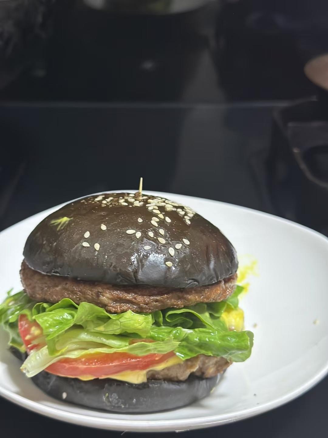 牛肉汉堡 煎出香嫩多汁的牛肉饼