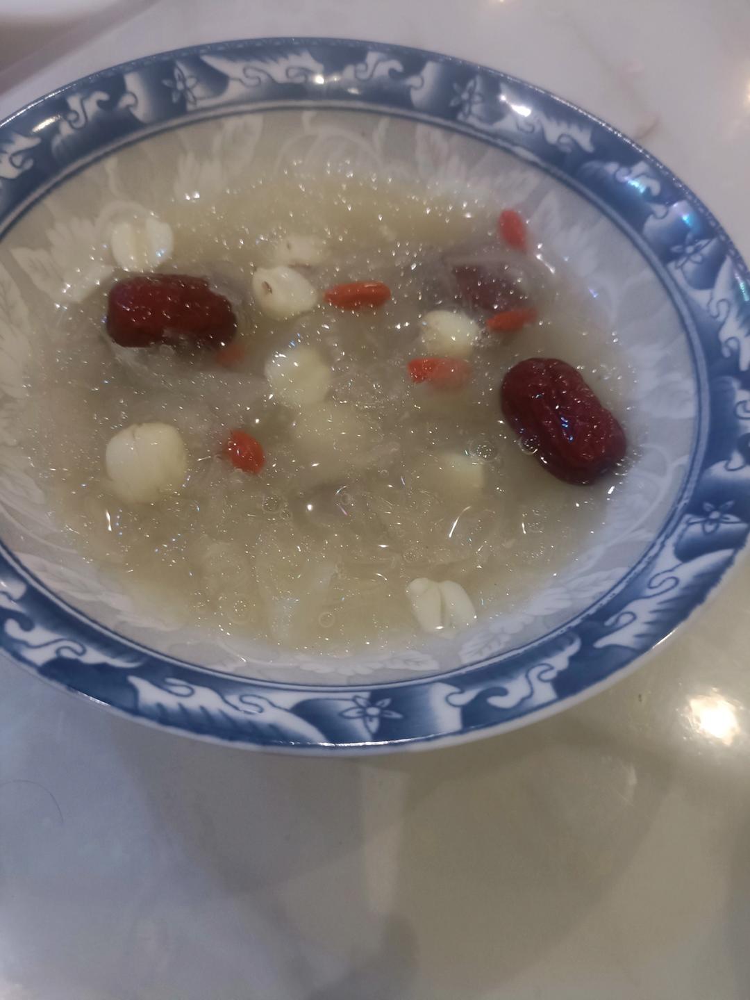 红枣银耳莲子羹（有出胶质、出胶，懒人的电压力锅版）