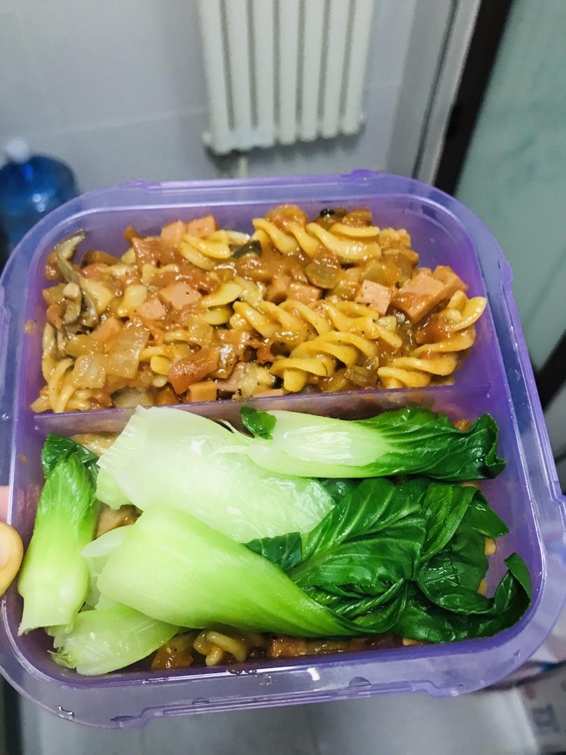 番茄蘑菇螺丝意面