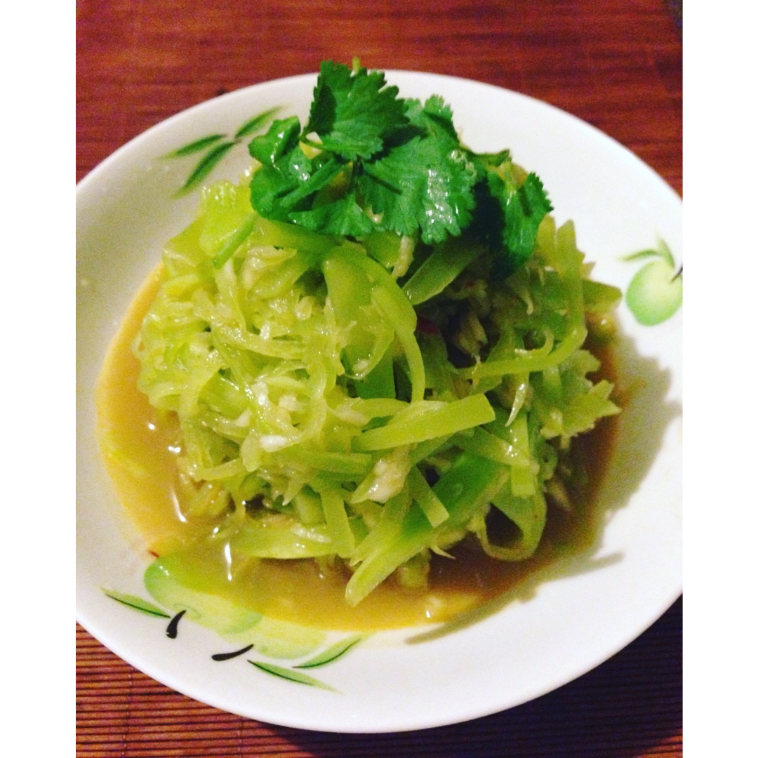凉拌莴笋