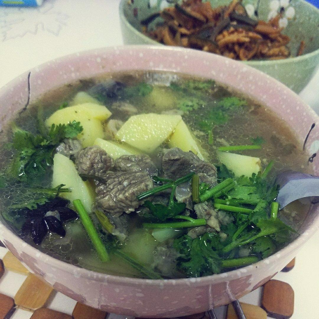 牛肉炖土豆