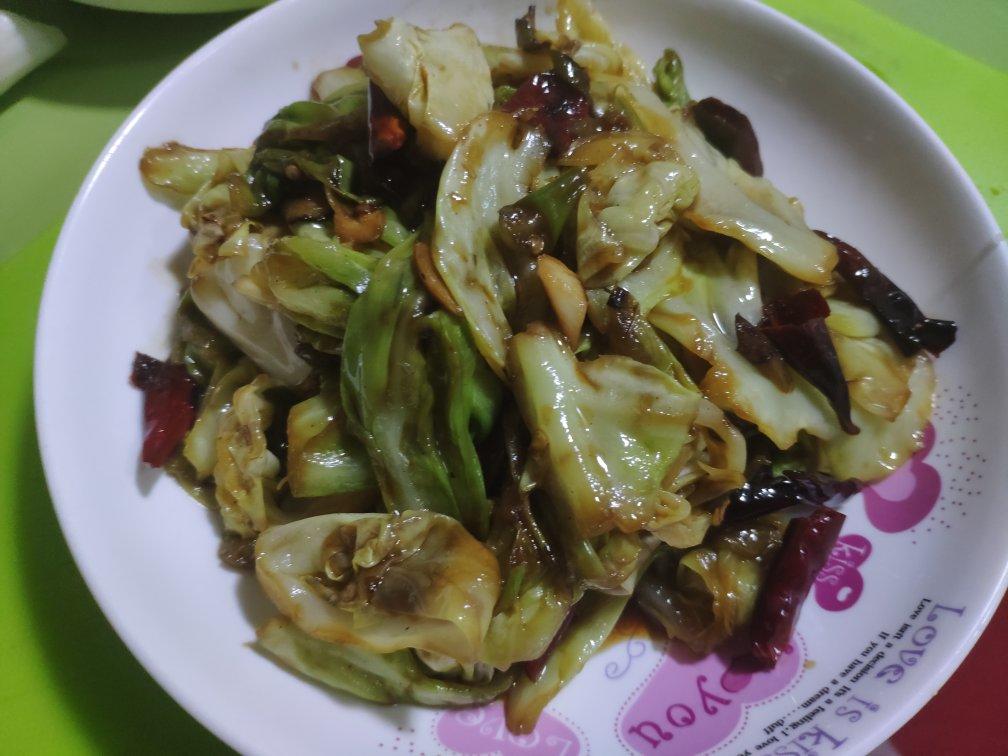 厨师长教你：“手撕包菜”的家常做法,简单又不失美味