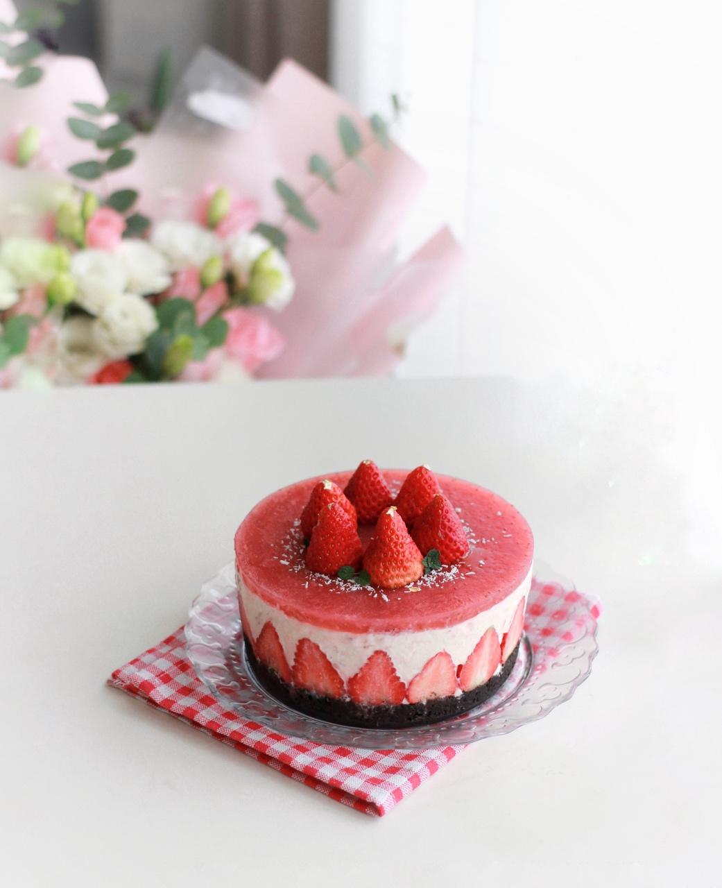 草莓慕斯蛋糕（6寸）