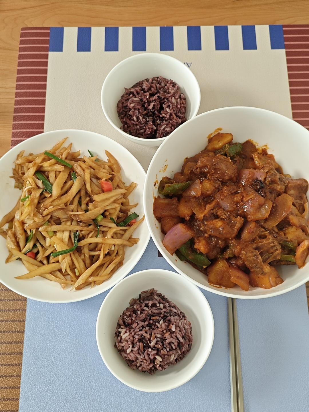 素炒水笋（茭白）