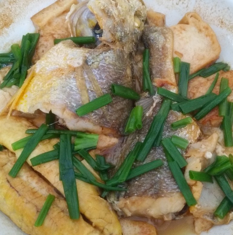 8分钟砂锅焖黄花鱼