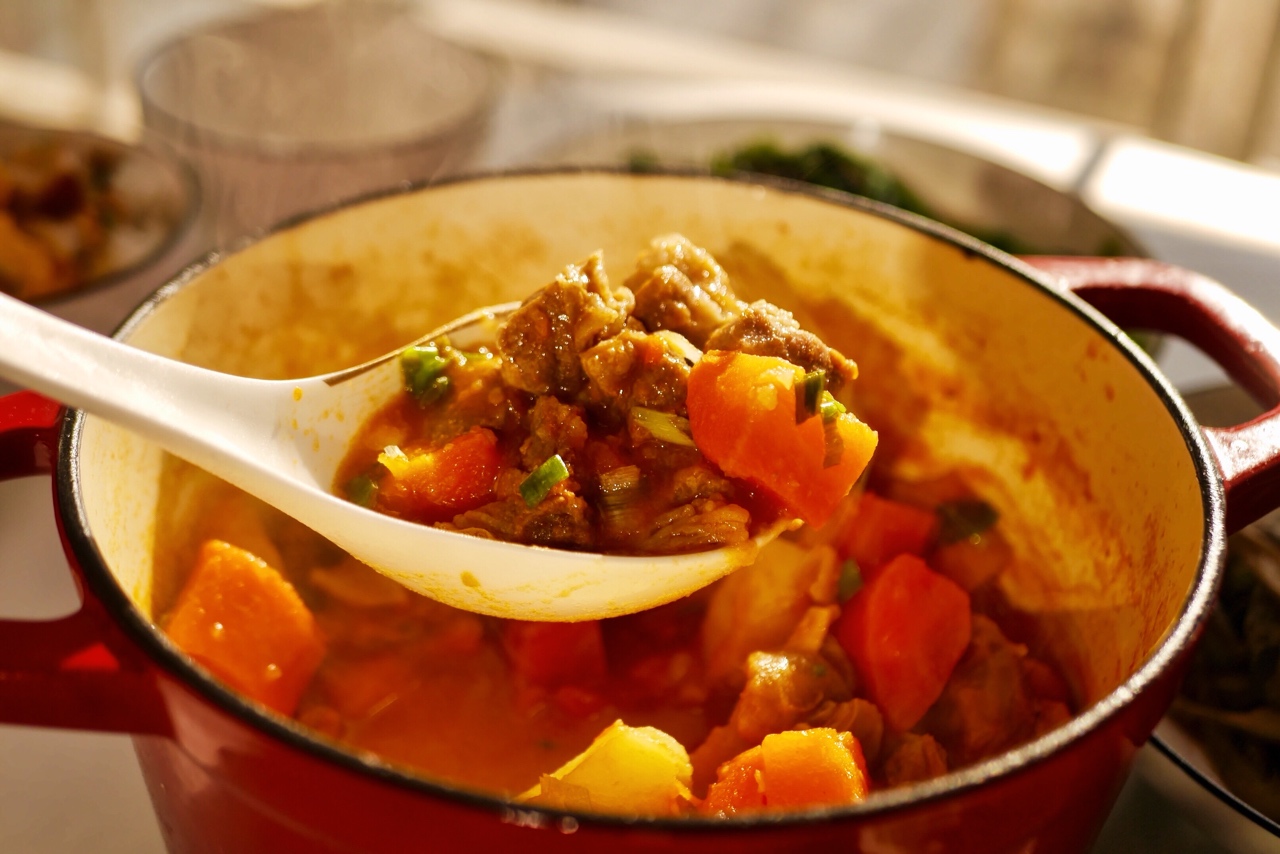 这锅番茄牛腩酸甜软糯，是年夜饭的硬菜选择之一