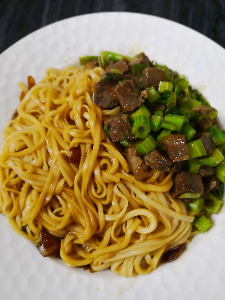 红葱头酱油拌面(爆香)