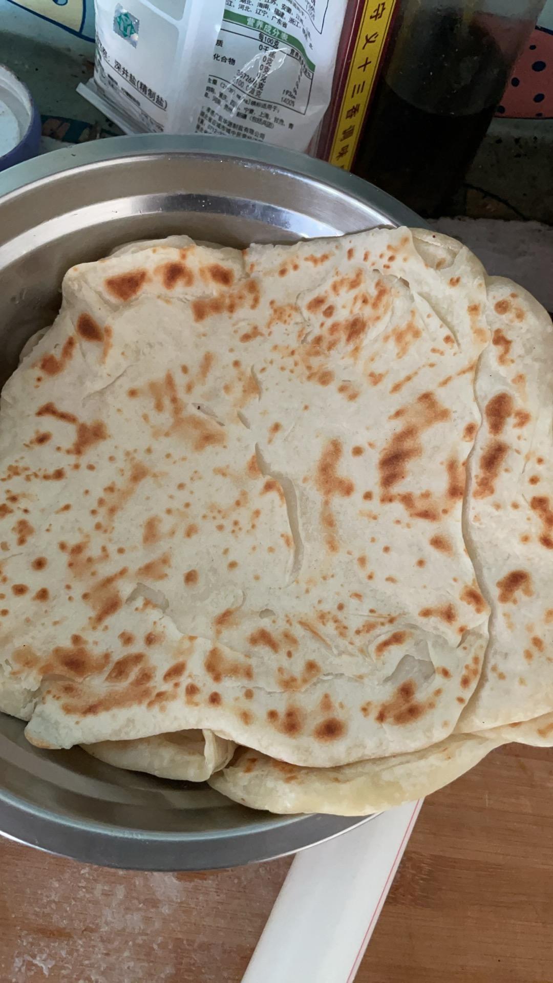 东北家常筋饼，松软劲道卷一切