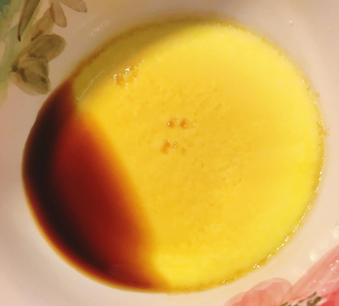 平滑如镜的蛋羹