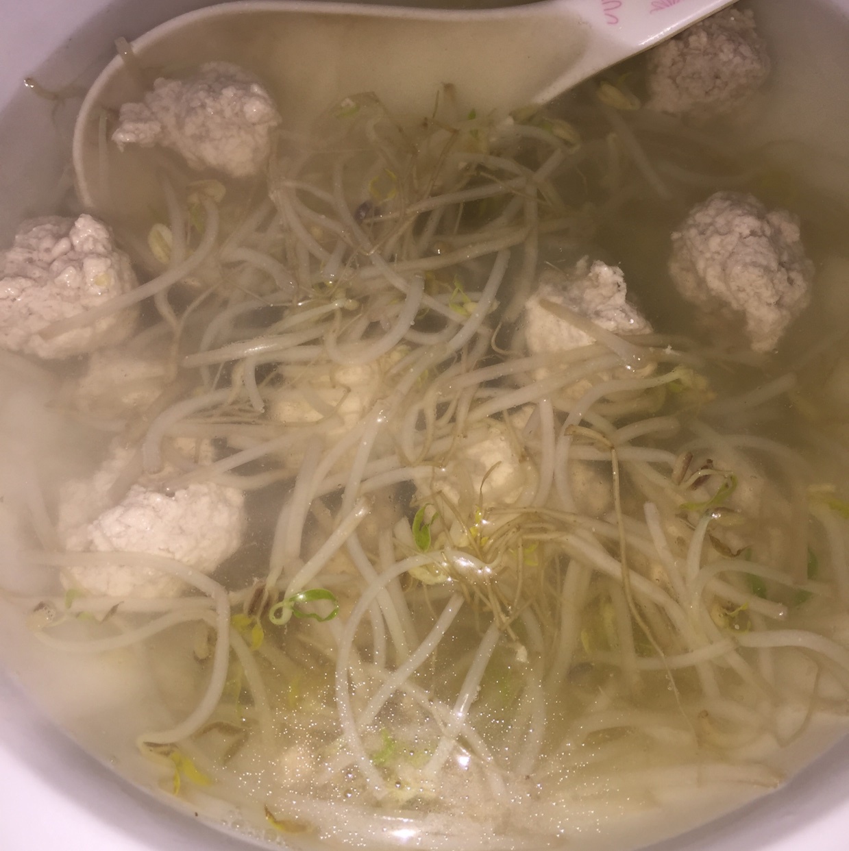 豆芽丸子汤