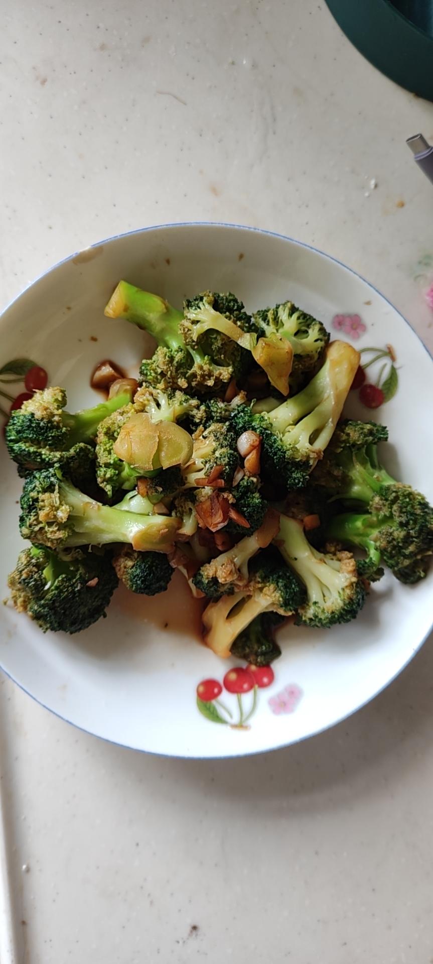 ㊙️夏日减肥必备瘦身菜！低脂低卡的蒜蓉西蓝花