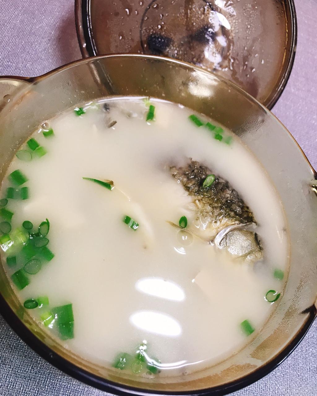 鲫鱼豆腐汤