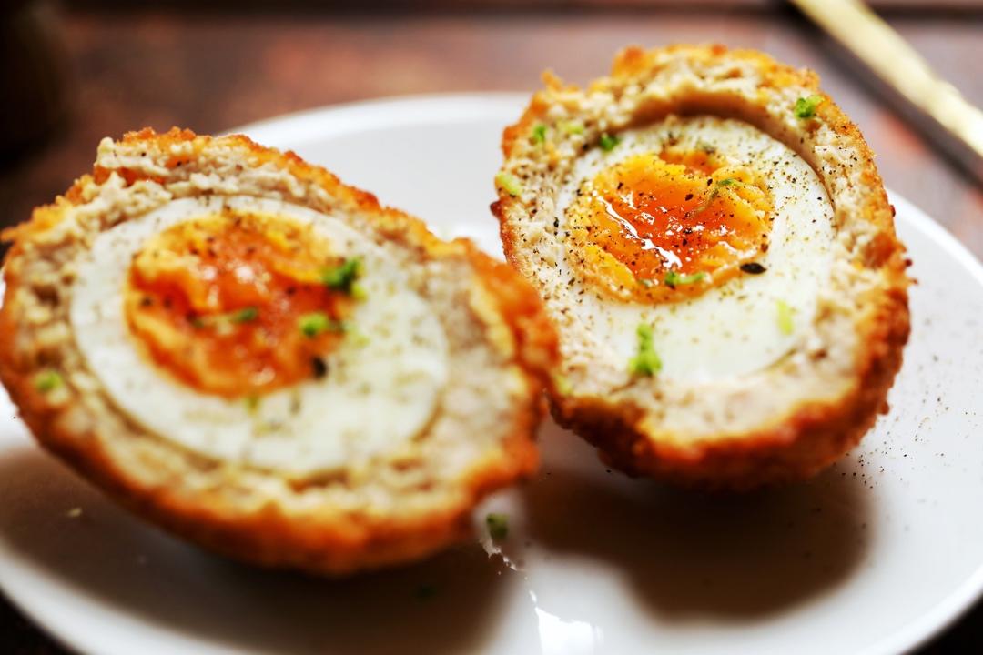日本网红居酒屋的招牌菜品——苏格兰溏心蛋