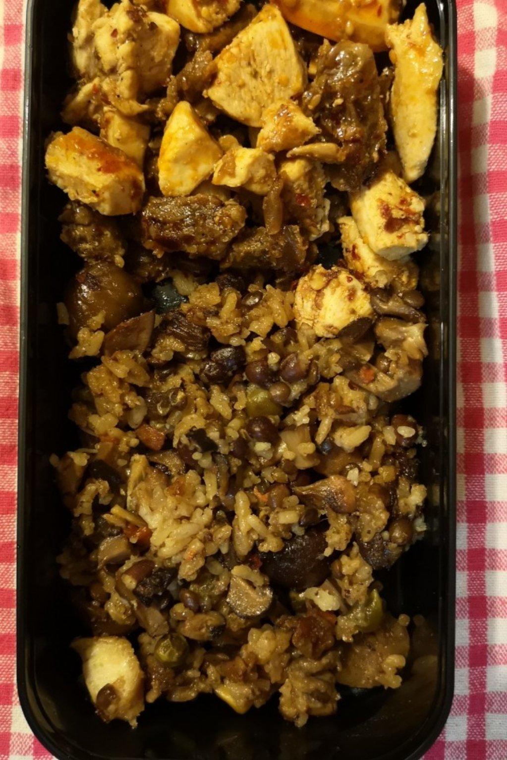 电饭煲栗子鸡腿焖饭