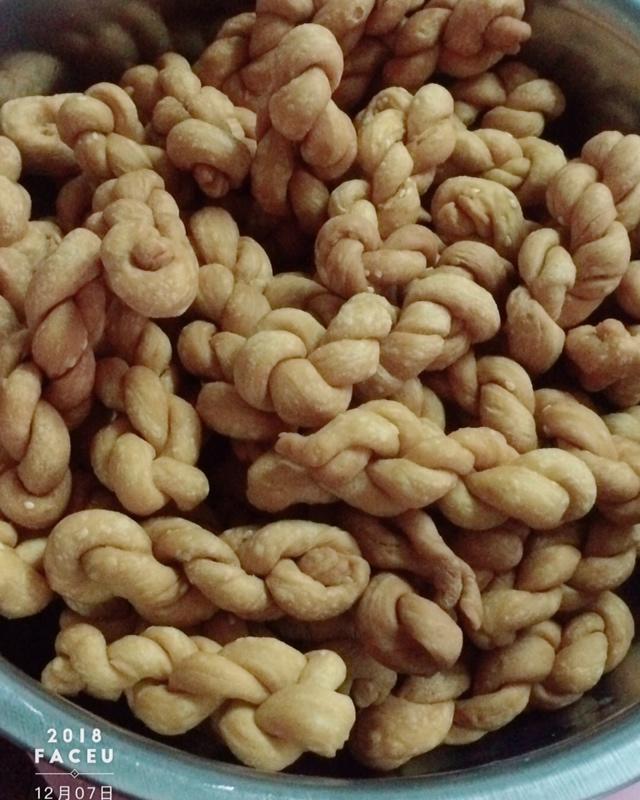 鸡蛋小麻花