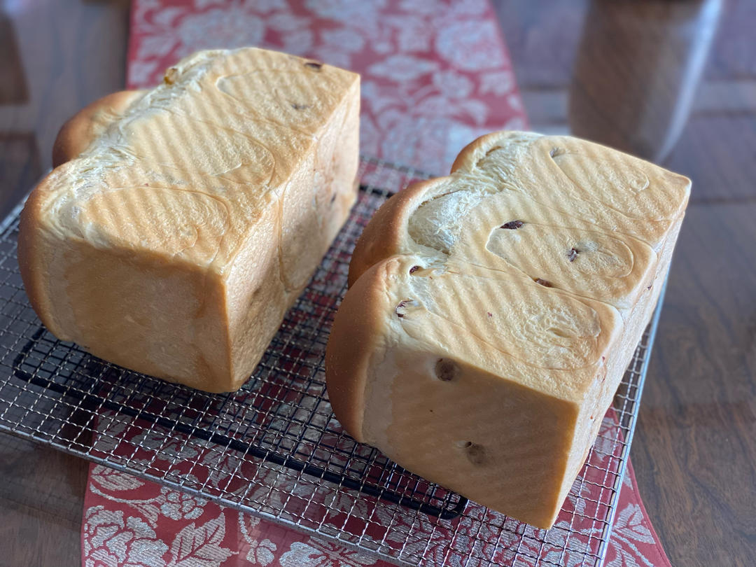 炼乳鲜奶提子吐司｜奶香加倍柔软加倍