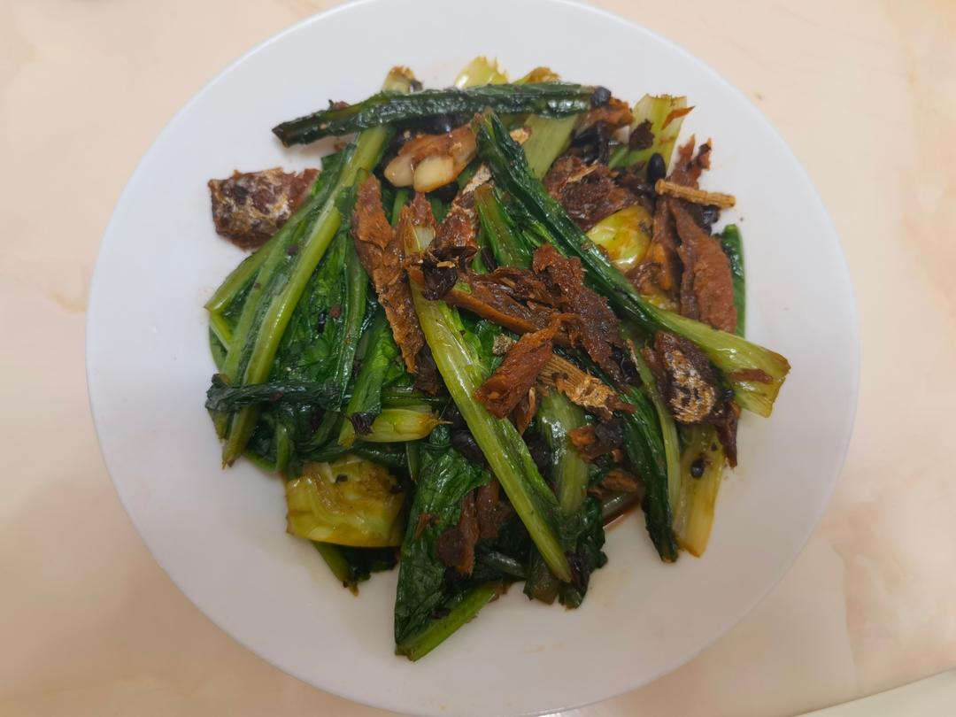 豆是鲮鱼炒油麦菜