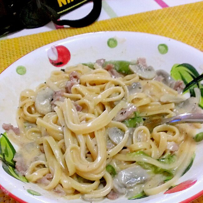 白蘑菇奶油培根意面