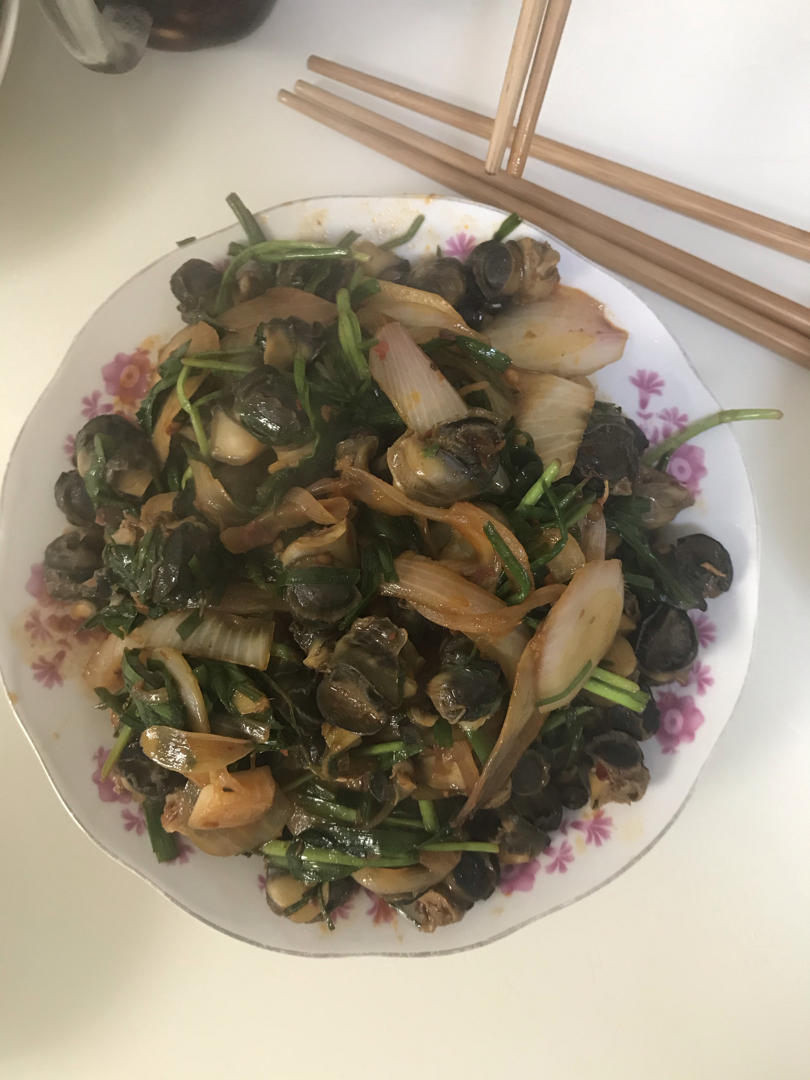 韭菜炒螺丝肉