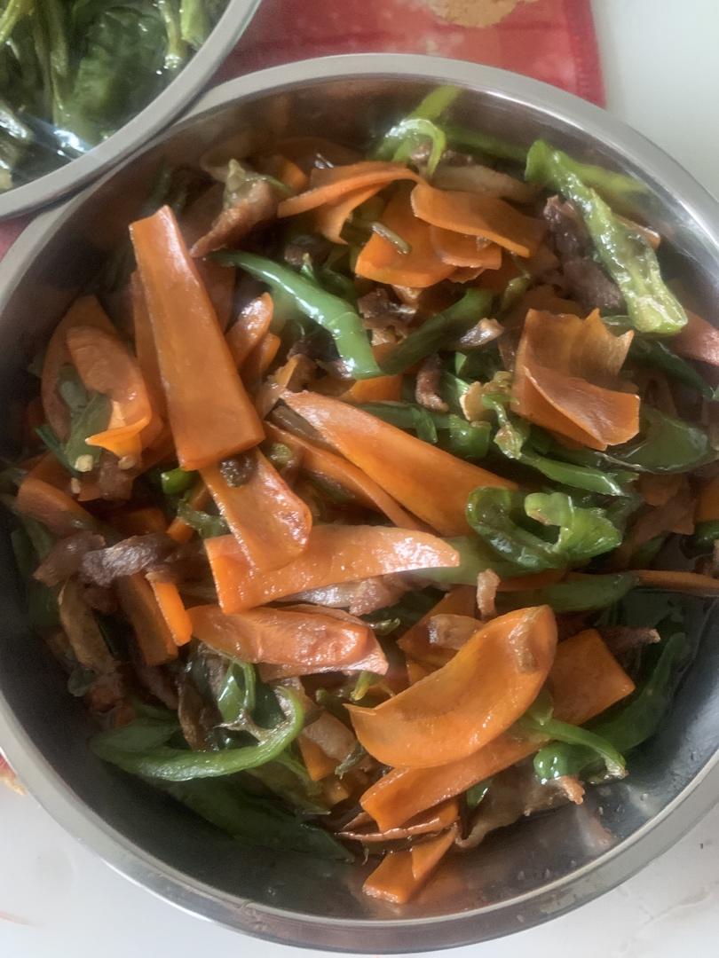 胡萝卜片炒肉