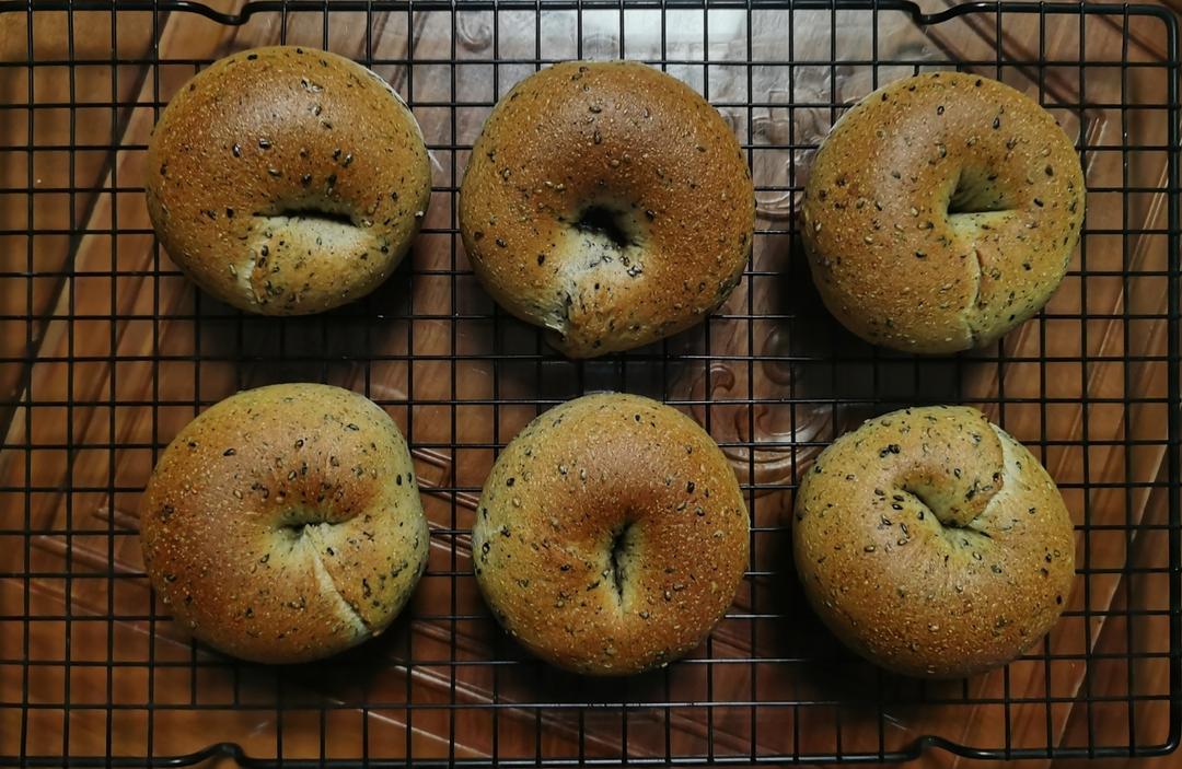 黑芝麻全麦贝果