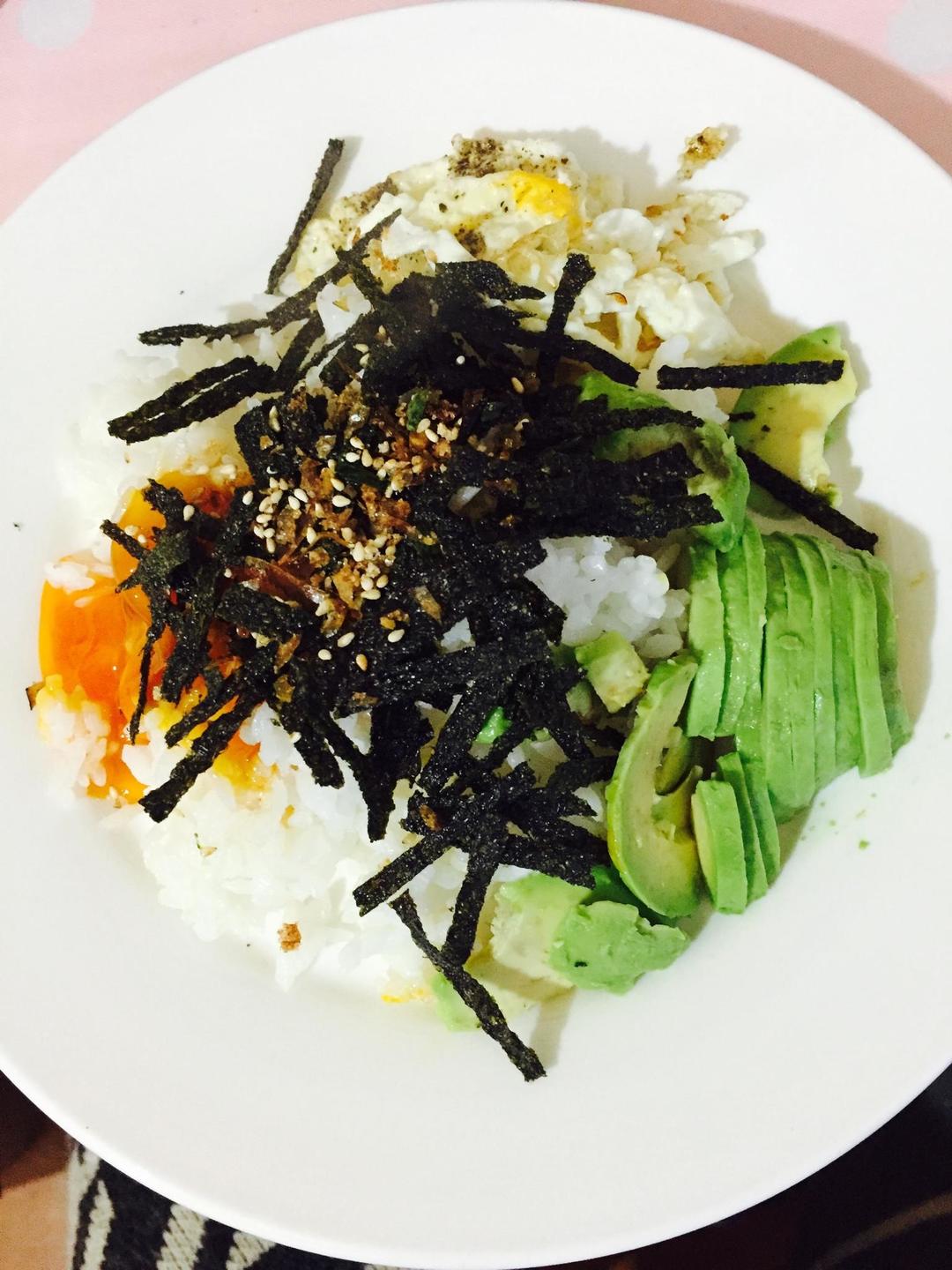 生鸡蛋拌饭