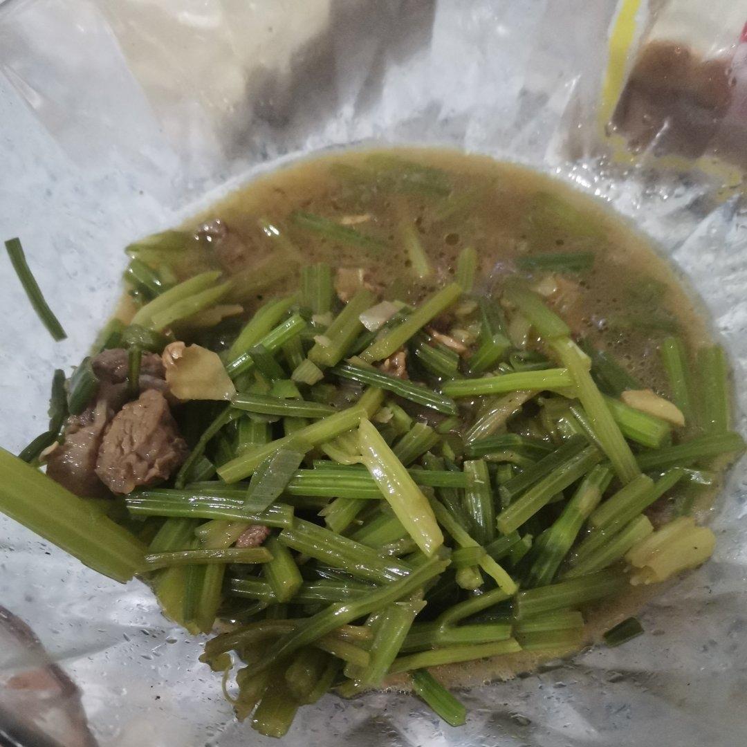 芹菜炒肉