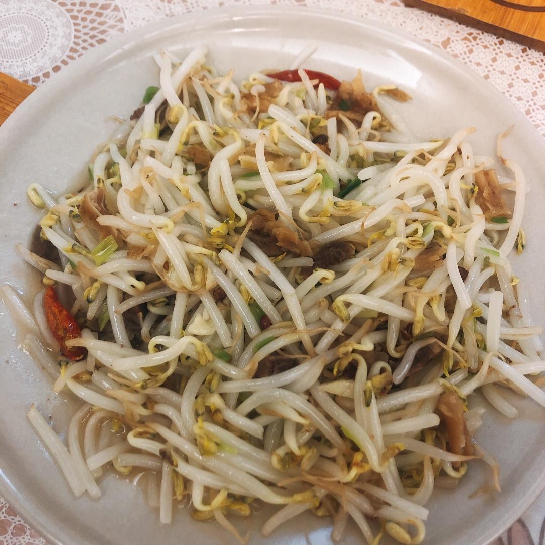 厨师长教你：“炝炒绿豆芽”的家常做法，味道非常赞