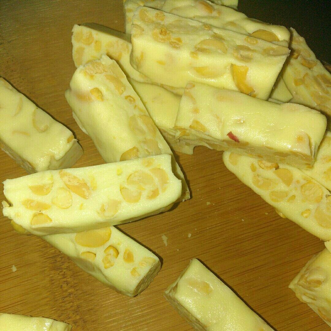 缤纷牛轧糖