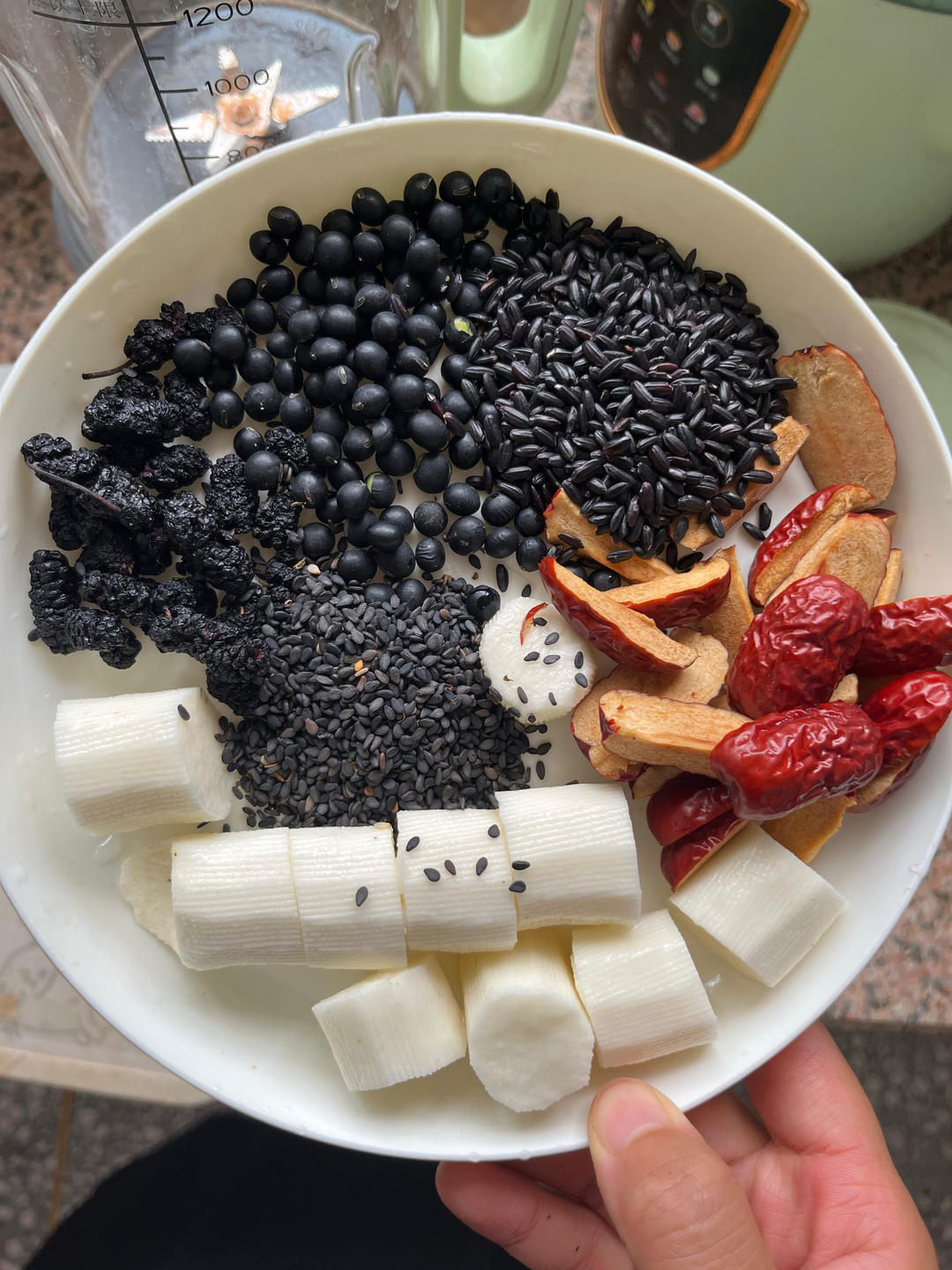 黑米山药黑豆红枣米糊（健脾补气血适合大人孩子吃）