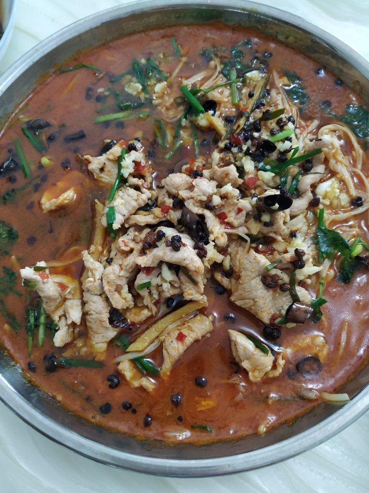 厨师长教你：“水煮肉片”的正宗做法，这味道真的很四川