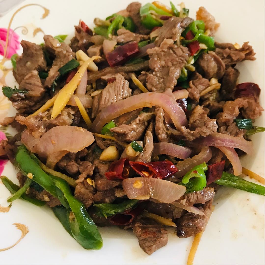爆炒辣皮子牛肉