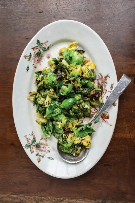 清炒孢子甘藍(lán) Sautéed Brussels Sprout Leaves
