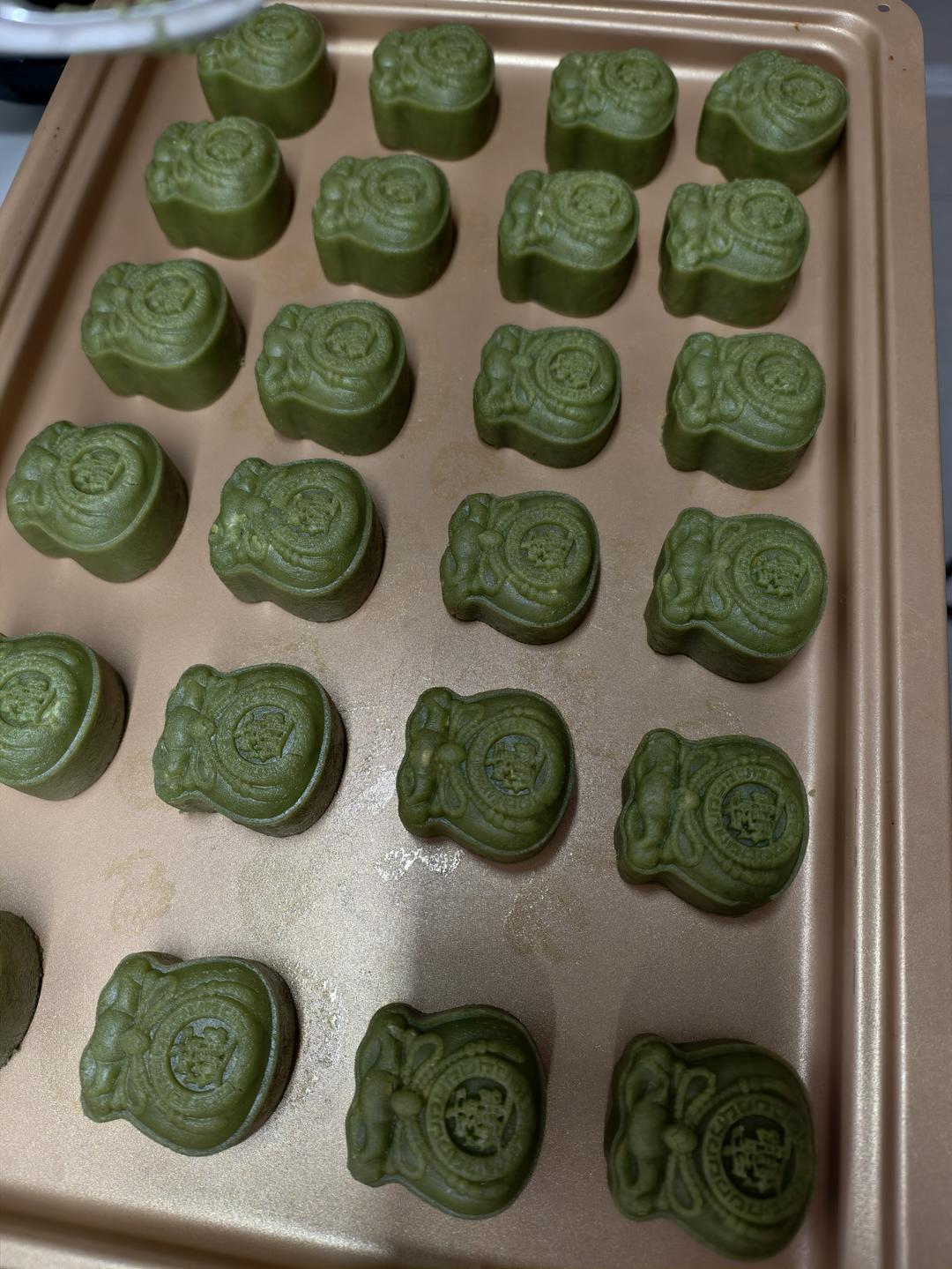 今年爆火的开心果脆皮月饼｜开心果霸霸月饼