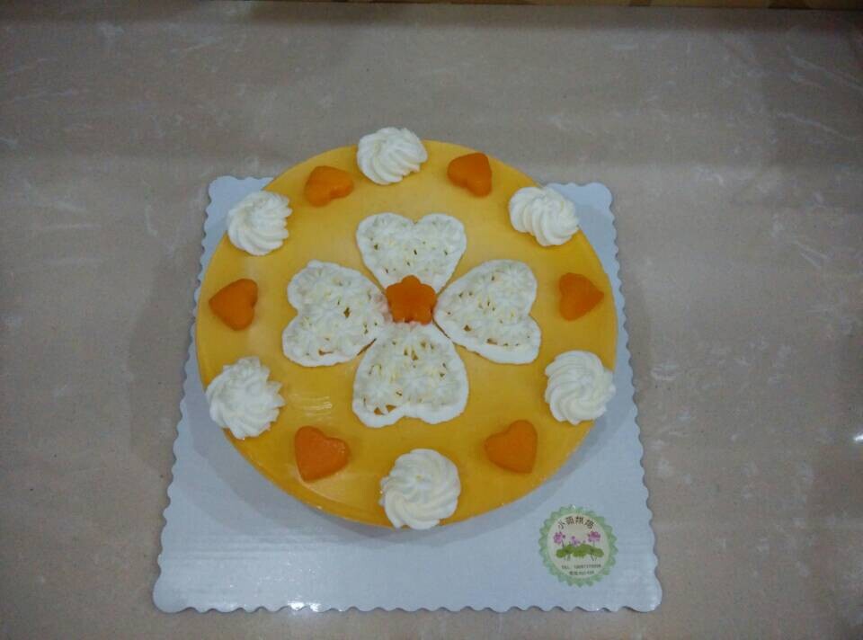 奶油水果装饰蛋糕