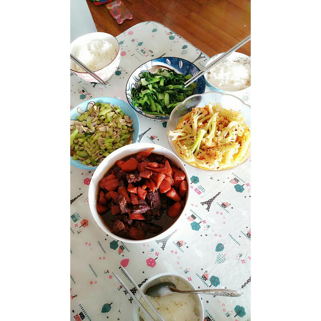 胡萝卜土豆烧牛腩