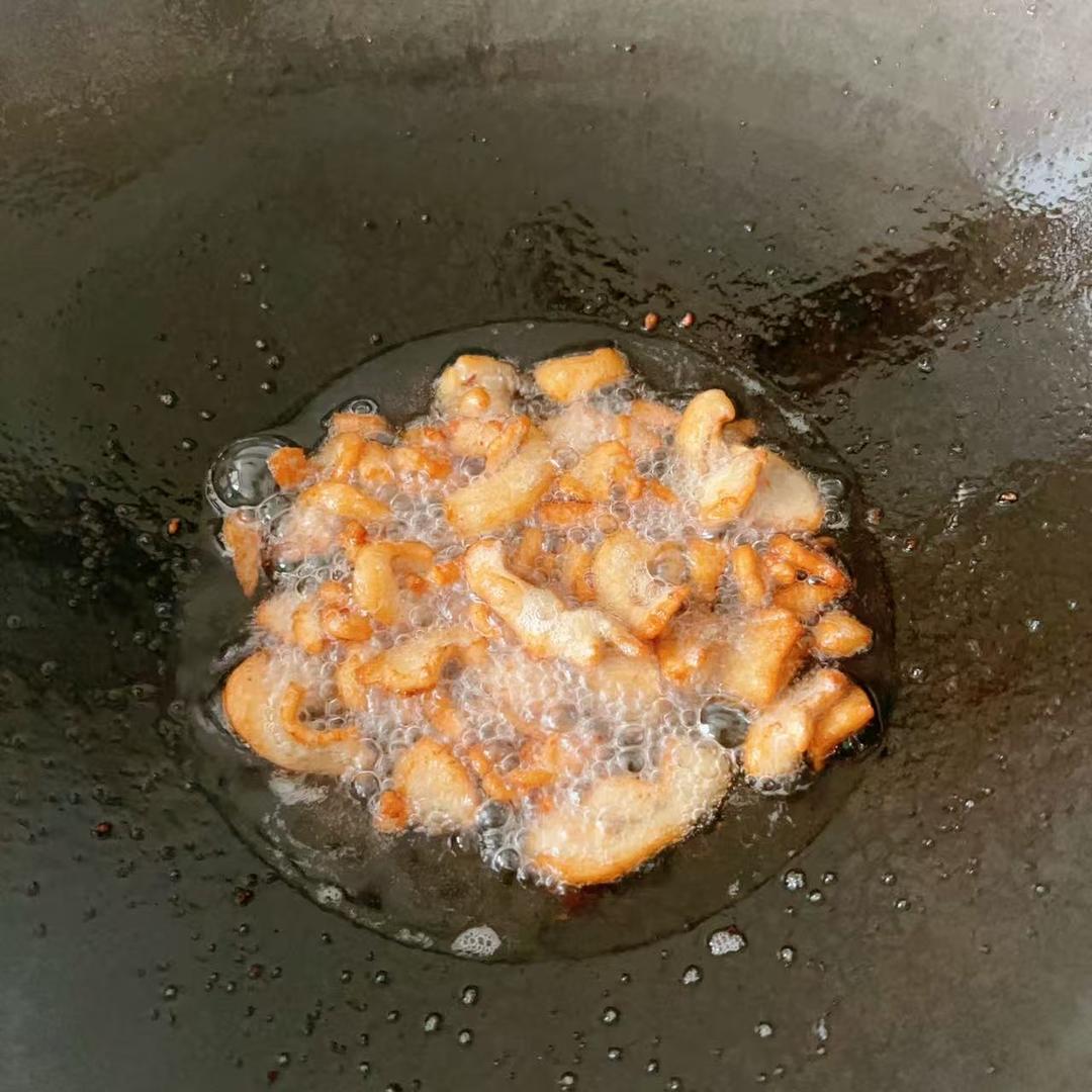 荷塘三宝小炒肉的做法 步骤4