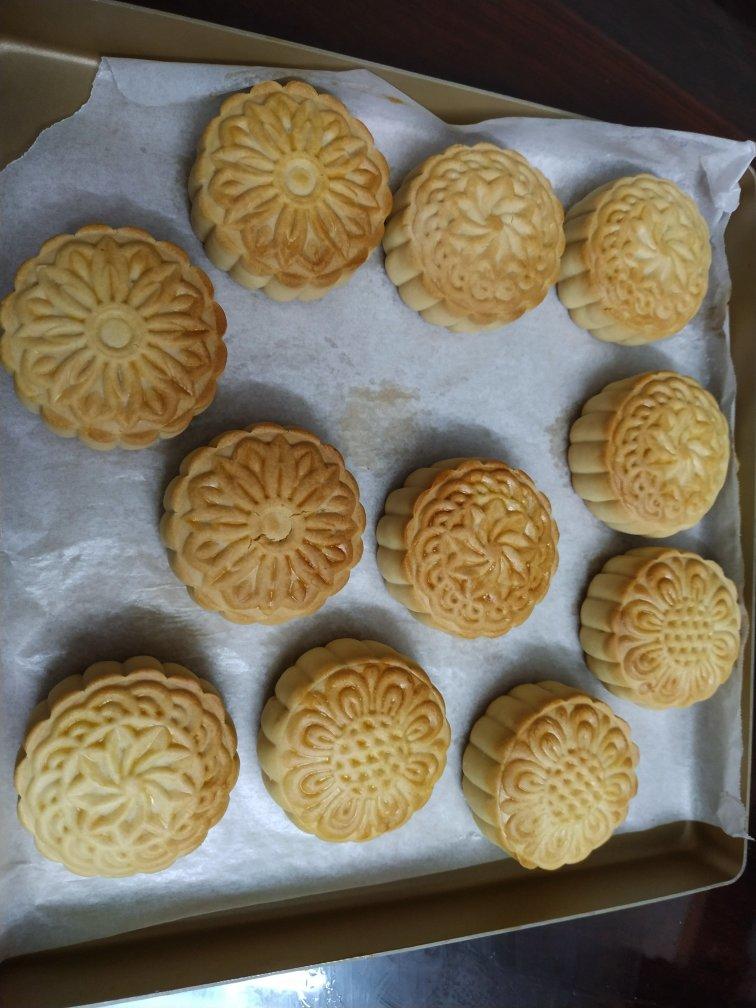 吃不够的金沙奶黄月饼