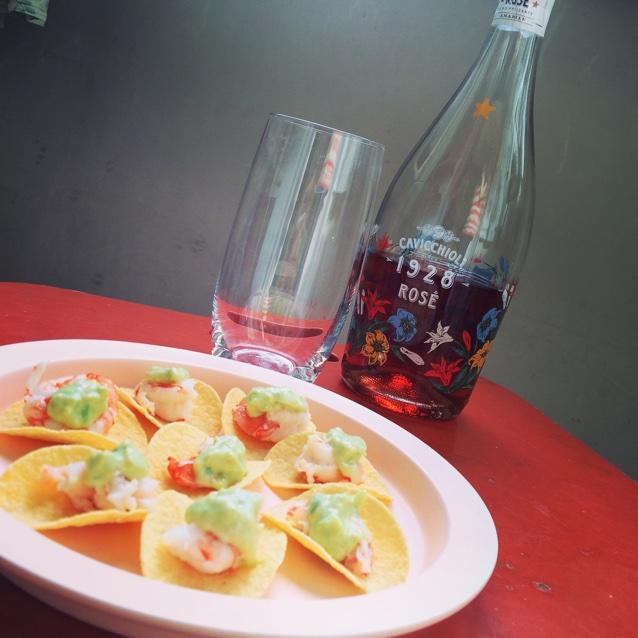 薯片牛油果大虾沙拉